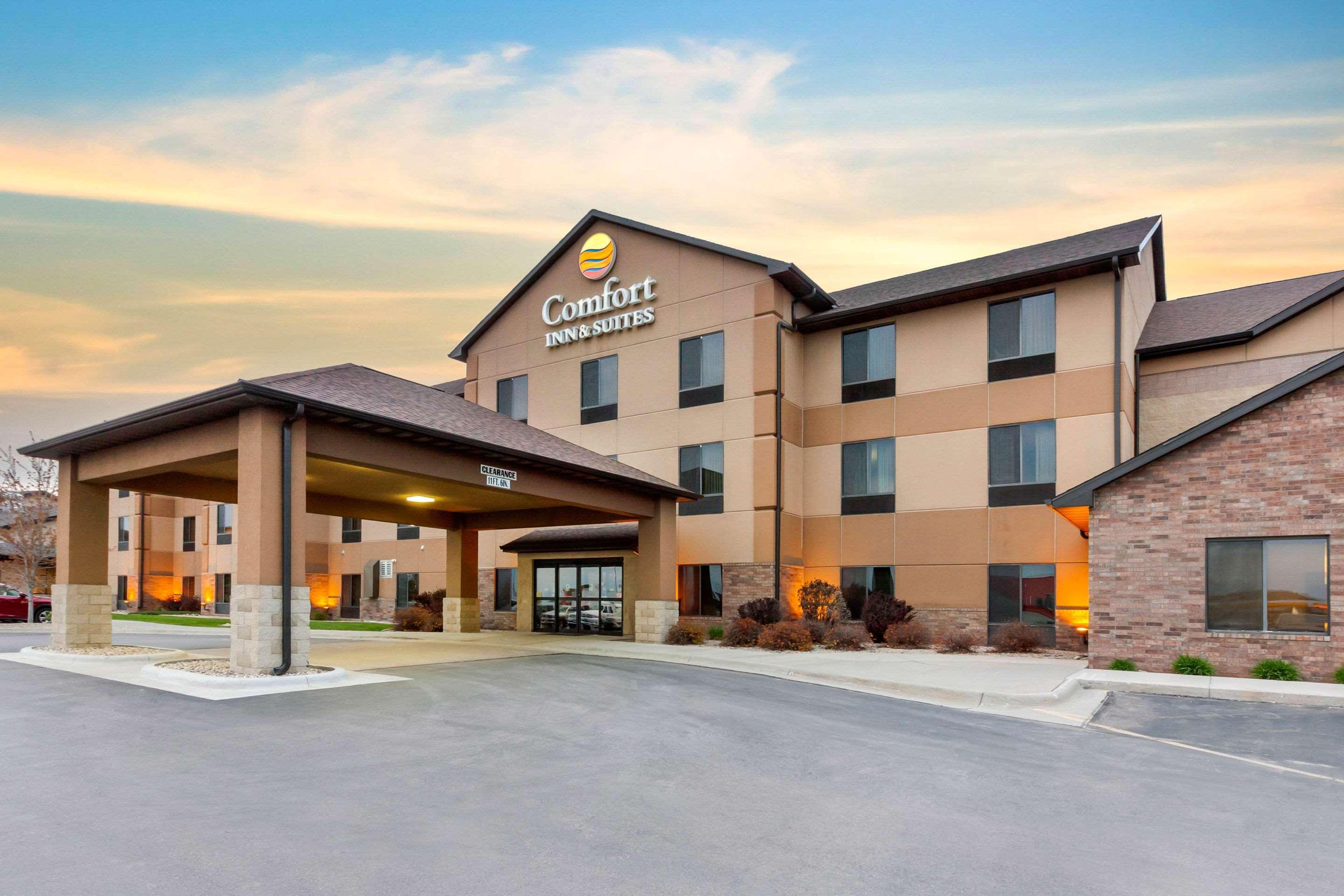 Comfort Inn & Suites Mitchell I-90 Exterior foto